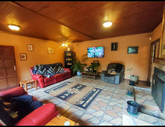 4 BEDROOM HOUSE FOR SALE IN BRACKENHURST